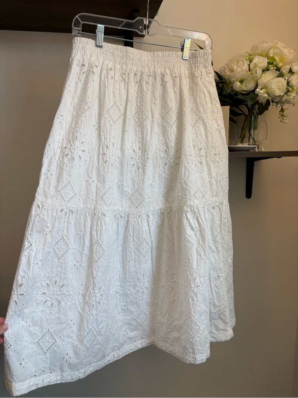 GAP White Eyelet Boho Tiered Midi Skirt Size Small - Picture 2 of 6